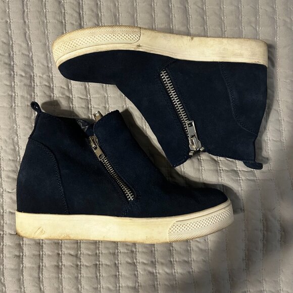 Steve Madden Women’s Wedgie Sneakers Navy Blue Suede 8.5 Casual Comfortable - Picture 9 of 13